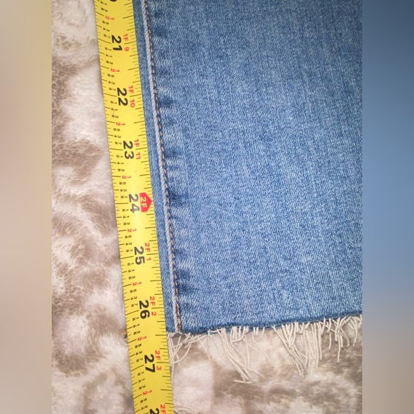 7 For All Mankind Alex Crop - Picture 5 of 6